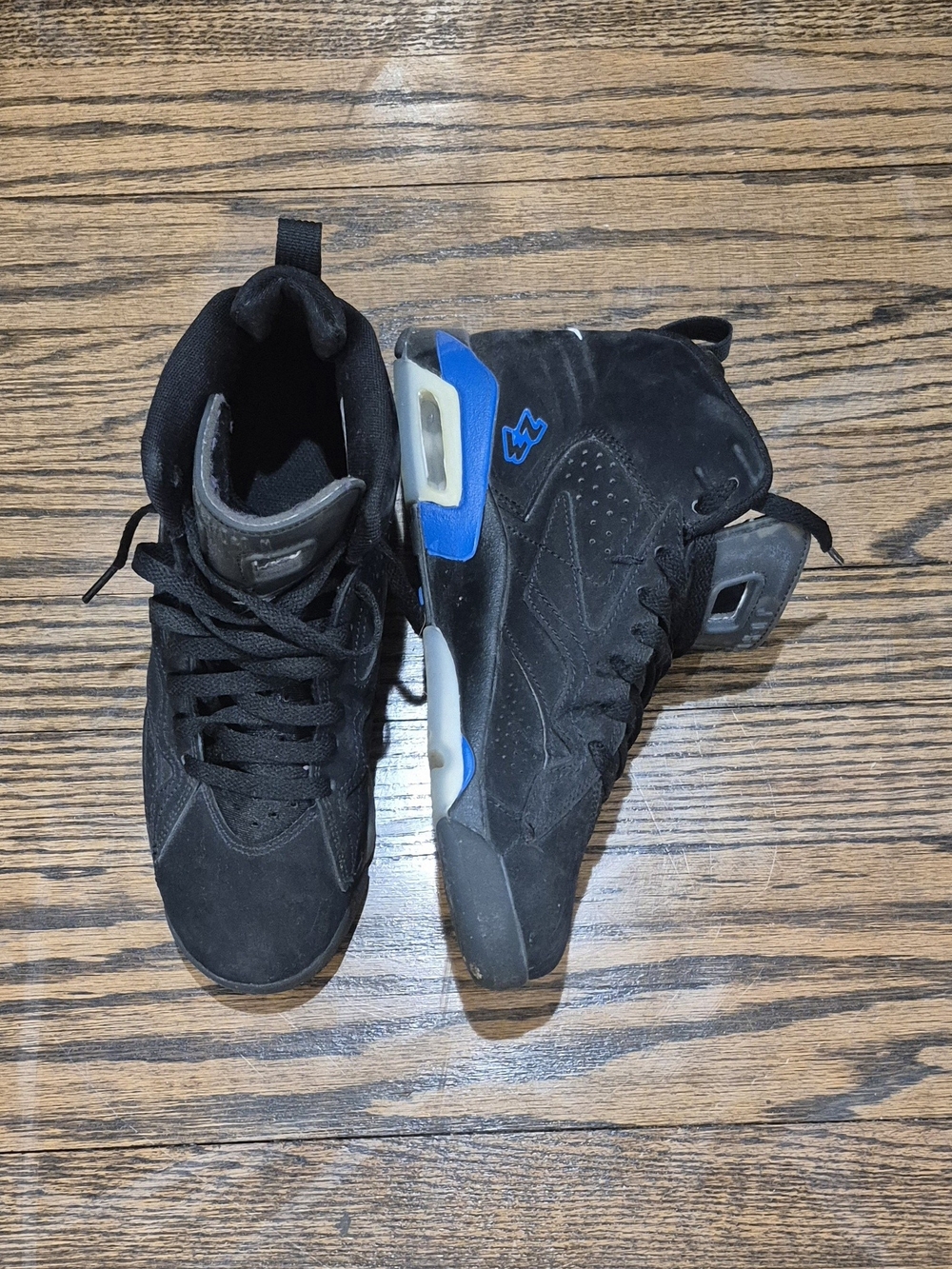Jordan Men's Black and Royal Blue High-Top Sneakers